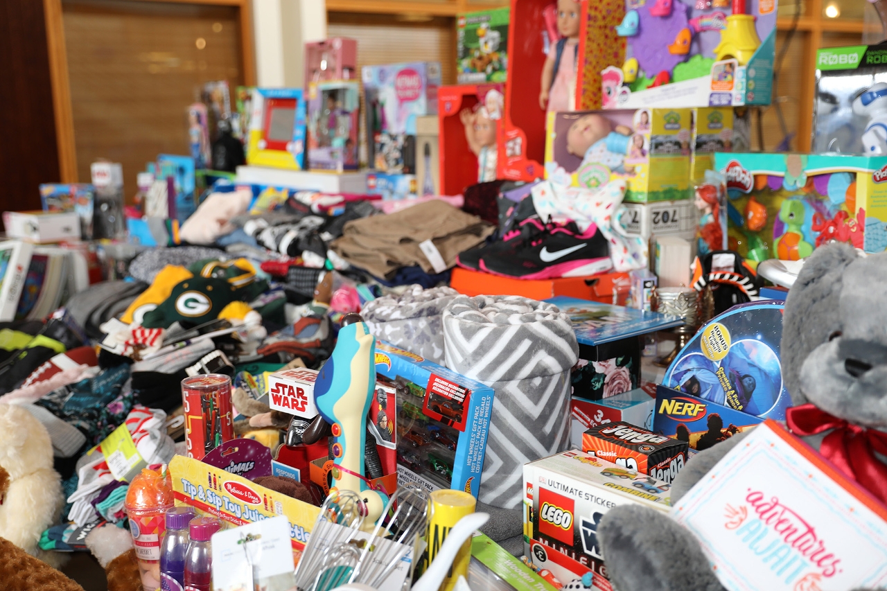 Acuity Gift Drive Brightens Holiday for Those in Need
